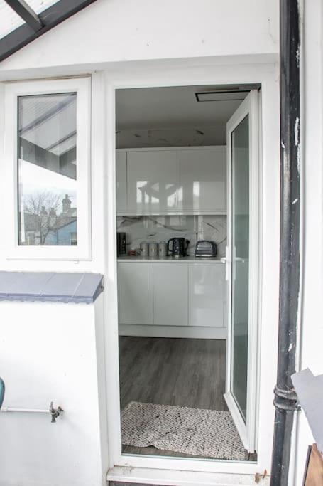 Stylish Retreat In Leigh-On-Sea Apartment Southend-on-Sea Exterior photo