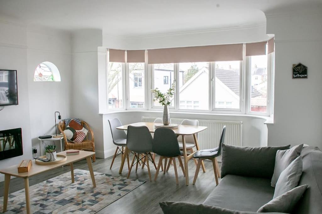 Stylish Retreat In Leigh-On-Sea Apartment Southend-on-Sea Exterior photo