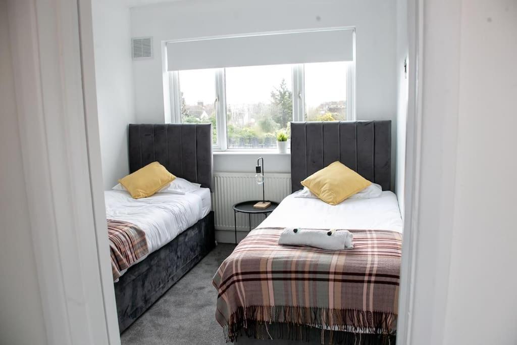 Stylish Retreat In Leigh-On-Sea Apartment Southend-on-Sea Exterior photo