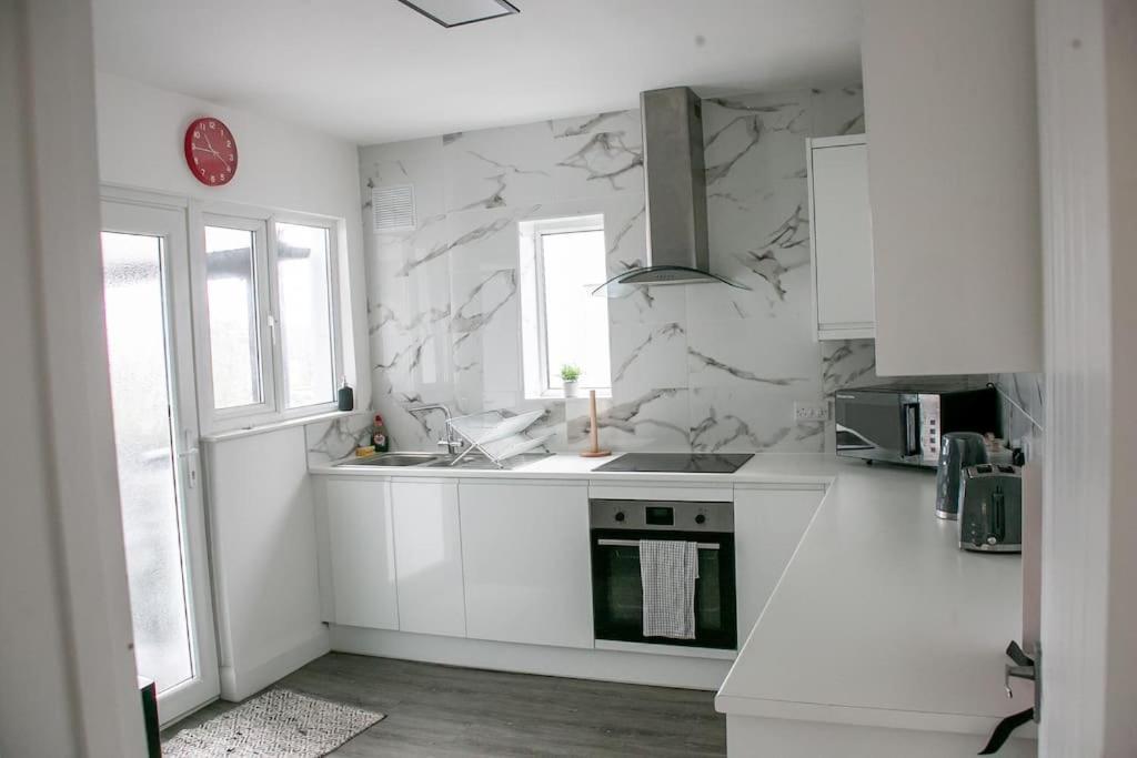 Stylish Retreat In Leigh-On-Sea Apartment Southend-on-Sea Exterior photo